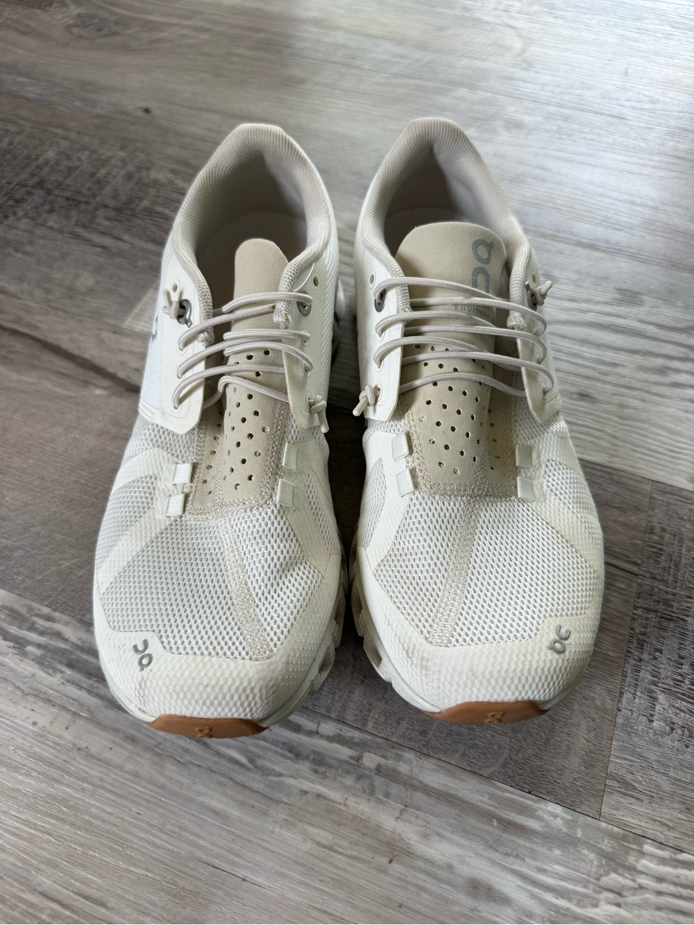 On Cloud Swiss Engineering Cloud 5 Sand White Size 7.5 Women's Running Shoes - Picture 2 of 6